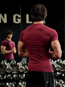 T-Shirt da Palestra a Compressione Muscolare Personalizzata da Uomo Senza Cuciture, Leggera, ad Asciugatura Rapida, per Corsa e Fitness - Product Image 6