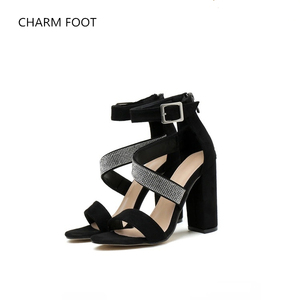 <span class=keywords><strong>Sandali</strong></span> <span class=keywords><strong>con</strong></span> <span class=keywords><strong>Tacco</strong></span> <span class=keywords><strong>Alto</strong></span> Europei e Americani 2021, Nuova Moda Sexy Versatile <span class=keywords><strong>con</strong></span> <span class=keywords><strong>Tacco</strong></span> Spesso e Decorazioni in Strass, Neri - Product Image 2