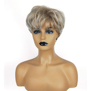 <span class=keywords><strong>Parrucca</strong></span> Europea e Americana Nuova per Donne, Capelli Corti Lisci Grigi, Accessorio per Capelli con Frangia Obliqua, Vaporosa ed Elegante, <span class=keywords><strong>Parrucca</strong></span> di Tendenza - Product Image 3