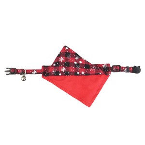 Pañuelo Reversible para Gato con Estampado Navideño a Cuadros, con Campana, Diseño de Copos de Nieve Verdes y Rojos, Accesorio para Mascotas para las Fiestas de Invierno - Product Image 2