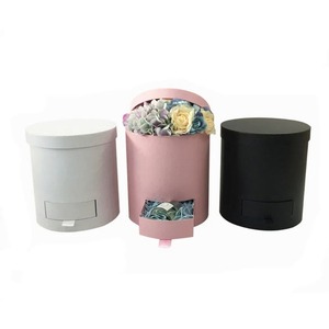 กล่องของขวัญกระดาษคราฟท์ทรงกลมสำหรับบรรจุภัณฑ์ดอกไม้ สามารถปรับแต่งได้ตามความต้องการ - Product Image 1