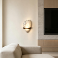 Applique murale LED de luxe en cuivre de style français avec abat-jour en marbre irrégulier pour salon et chambre à coucher
