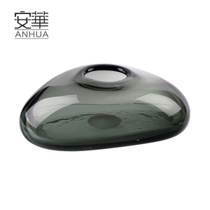 Vase en verre vert clair moderne, vase de table en verre ondulé fait à la main, art déco, design nordique, décoration de la maison, mariage - Product Image 5