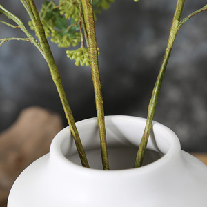Ramas de Bayas Artificiales Realistas al por Mayor, Tallos de Musgo Sintético para Decoración Floral Silvestre en Hogares, Hoteles y Bodas - Product Image 4