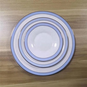 Juego de platos de vajilla de porcelana clásica europea de promoción de bajo precio con borde dorado Color personalizado de 5 piezas para uso en fiestas - Product Image 2