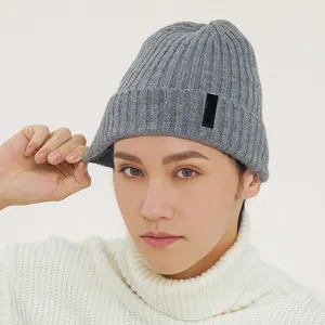 Holesale-gorro de punto con logotipo personalizado para hombre, gorro suave de color sólido para invierno