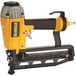 Cloueuse pneumatique Dewalt calibre 16, longueur de clou 25,64 mm, échappement arrière - Product Image 1