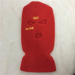 Balaclava de ski noire avec logo brodé blanc Broken Heart Balaclava en stock - Product Image 4