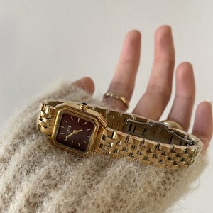 <span class=keywords><strong>Montre</strong></span> vintage à quartz, vente en gros, formes mélangées, cadran bordeaux, bracelet en métal plaqué or, cadeau d'anniversaire ou de fêtes - Product Image 5