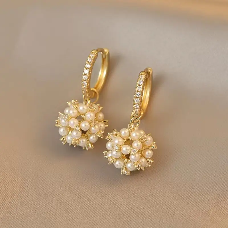 New Design Elegant Pearl Hoop Earring Pendants Alloy Flower Earrings Zircon Earrings Women