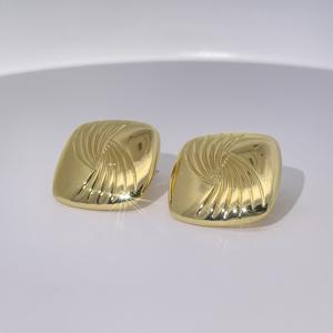 Pendientes de Botón Geométricos de Lujo Ligeros, Estilo Clásico Vintage, Chapados en Oro, de Latón, Sin Piedras Preciosas, de Tianyu Gems - Product Image 3