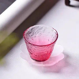 2022 제조 업체 도매 일본 독특한 크리 에이 티브 핑크 차 세트 선물 세트 커버 그릇 페어 컵 손 냄비 소녀의 심장 컵