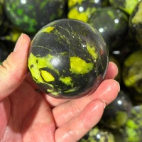 Vente en gros de boules de cristal d'opale verte naturelle, pierre de guérison Reiki, sphère de 5 à 10 cm, polie pour la méditation, décoration spirituelle
