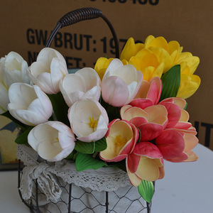 Vente en gros ouvert PU tulipe <span class=keywords><strong>fleur</strong></span> artificielle petit ornement de bureau mariage <span class=keywords><strong>fleur</strong></span> de poche pour la maison fête <span class=keywords><strong>jardin</strong></span> saint valentin - Product Image 4