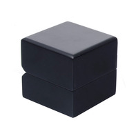 Boîte à bagues en bois noir laqué brillant de haute qualité, petite et rectangulaire, avec LED, pour rangement de bijoux, OEM/ODM disponible, MOQ 500 pièces, personnalisable