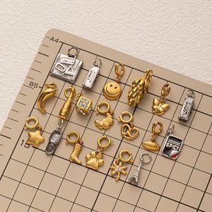 Breloques sur le Thème <span class=keywords><strong>de</strong></span> <span class=keywords><strong>la</strong></span> Nourriture et des Boissons | Pastèque Cupcake Glace Bouteille <span class=keywords><strong>de</strong></span> Vin | Pendentif en Acier Inoxydable PVD Or pour <span class=keywords><strong>la</strong></span> Création <span class=keywords><strong>de</strong></span> Bijoux DIY - Product Image 2