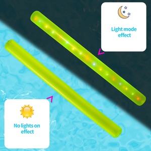 Nuovo Bastone Gonfiabile Luminoso per Nuoto con Luci Integrate <span class=keywords><strong>Effetto</strong></span> Lampeggiante Modello D2112 Design Monocolore - Product Image 3