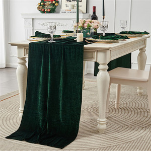 <span class=keywords><strong>Chemin</strong></span> <span class=keywords><strong>de</strong></span> <span class=keywords><strong>table</strong></span> en velours <span class=keywords><strong>vert</strong></span> émeraude bordeaux moderne et luxueux pour la maison, les mariages, les banquets, les fêtes <span class=keywords><strong>de</strong></span> Noël, les hôtels - Product Image 2