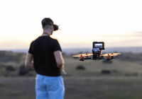 Petite caméra de drone FPV légère avec 80 angles et vision nocturne fournit une vidéo haute définition à faible latence