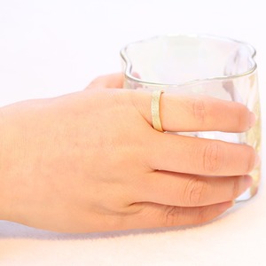 Anillo de Acero de Titanio Color Oro Rosa de 4 mm con Banda Esmerilada, Joyería de Boda para Mujer - Product Image 3