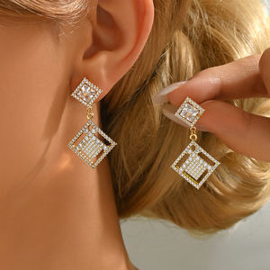 Nuevos pendientes geométricos largos simples de lujo con borla para mujer, chapado en piedra de circón a la moda, el mejor regalo de diseño colgante de moda - Product Image 1