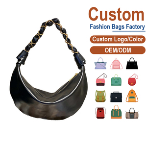 Nouveauté Sac Hobo en Cuir Noir pour Femmes avec Bandoulière Chaîne, Sac à Bandoulière Demi-Lune avec Accastillage Doré - Product Image 1