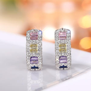 Pendientes de Aro Coloridos E3126 con Cristales de Corte Esmeralda y Engaste de Diamantes de Imitación, Joyería de Moda para Mujer, Geométricos, de Aleación, para Fiesta - Product Image 5