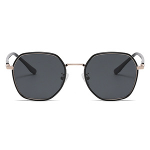 Lunettes de soleil carrées Ks-3841 pour femmes, monture en métal et plastique, verres TAC, protection UV400, type 3, pare-soleil - Product Image 4