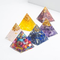 Premium Sternbild-Kristallpyramide Ornament Heilkristall Schreibtisch-Deko Großhandel