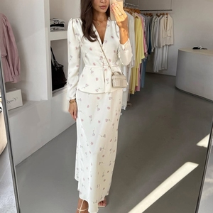 Completo da <span class=keywords><strong>Donna</strong></span> Primavera Estate 2026: Top Floreale in <span class=keywords><strong>Raso</strong></span> e Gonna Lunga - Abbigliamento Elegante Due Pezzi - Product Image 3