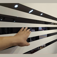 Acrylique auto-adhésif décoratif taille mur ligne plafond cadre décoratif bord bande pour mur TV rideau décoration murale