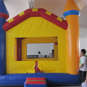 Castillos Inflables Coloridos para Fiestas al Aire Libre en Alquiler - Product Image 1