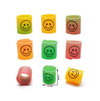 Vente en gros de jouets en plastique promotionnels pas chers, de différentes tailles, en forme de cercle arc-en-ciel, pour capsules surprise
