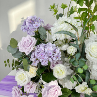 Vente en gros de compositions florales artificielles DKB, rangée de fleurs blanches et violettes de qualité supérieure pour la décoration de mariage