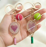 Porte-clés personnalisé mignon en forme de mini raquette de tennis, avec strass, cœur, balle de tennis et pompon, breloque de sac avec fermoir mousqueton pour les amateurs de sport