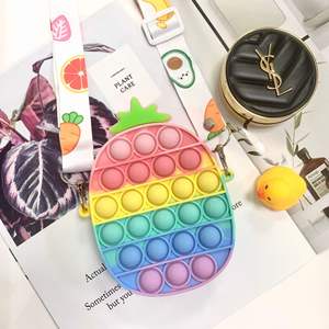 Sac à main portable en silicone en forme de fruit, sac à bandoulière, sac à main, jouet sensoriel, mini sac pour enfants - Product Image 4