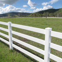 Clôture Commerciale en PVC Blanc de Qualité Professionnelle, Kit de Poteaux et Rails en Vinyle à 4 Rails pour Ferme Équine, Ranch, Bétail et Usage Industriel Robuste