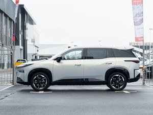 Voiture électrique chinoise économique GAC 2025 Toyota BZ3X SUV électrique, conduite à gauche, moteur EV, transmission 4x4, véhicule à énergie nouvelle pour Toyota Bozhi 3x - Product Image 2