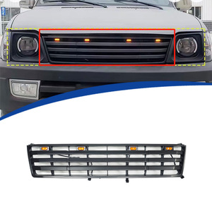 Parrilla Delantera Negra Modificada para Auto con Luz de Parrilla, Compatible con Land Cruiser LC90 LC95 1993-2002 - Product Image 1