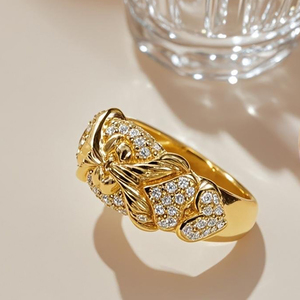 Anillo Sofisticado de Oro de 18K con Diseño de Corazón y Lazo de 0.272ct para Regalo, Joyería para San Valentín - Product Image 2