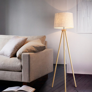 Lampada da Terra in Legno Massello Stile Mid-Century, per Soggiorno e Camera da Letto, Design Semplice e Moderno alla Moda - Product Image 2
