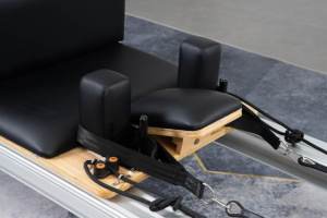 Lit de Pilates en aluminium de qualité aéronautique avec rembourrage en mousse à mémoire de forme de haute qualité et résistance réglable <span class=keywords><strong>pour</strong></span> un entraînement complet du corps - Product Image 2