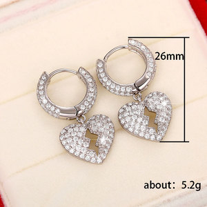 Orecchini Pendenti a Cuore Spezzato Unisex Stile Hip Hop Gioielli per Orecchie Scintillanti e di Tendenza - Product Image 5