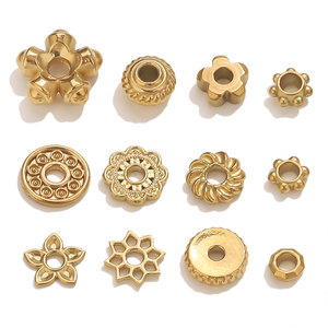ลูกปัดเว้นระยะลายดอกไม้ |   ฝาครอบลูกปัดลายดอกเดซี่สแตนเลสสตีลชุบทอง 18K PVD สำหรับทำสร้อยข้อมือไข่มุก สร้อยคอ และเครื่องประดับ DIY - Product Image 4
