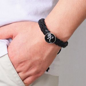 Pulsera de cuero trenzado negro con inicial, unisex, ideal para regalo. - Product Image 2