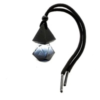 Bouteille en verre noir mat en forme de diamant, diffuseur de parfum pour voiture, bouteille d'aromathérapie pour voiture avec bouchon noir triangulaire