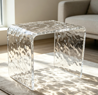 Chaise moderne en acrylique transparent à effet vague d'eau, petite et basse, étanche, pour salon, chambre à coucher, ou comme chaise à langer pour la maison