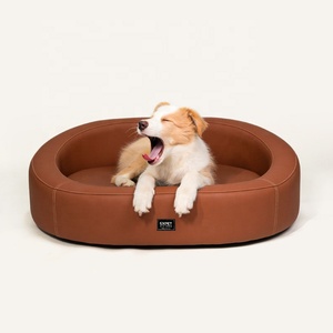 Kinghon interior de lujo pequeño cachorro mediano grande perro gato cama de madera de alta calidad personalizado cuero Anti-grappling humano mascota sofá - Product Image 2