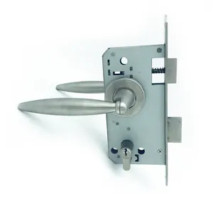 La porta del cancello stretto da infilare utilizza la serratura della porta scorrevole per la serratura scorrevole della maniglia di tiro della porta in legno