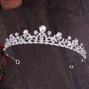 Accessoire de Cheveux : Couronne en Alliage sertie de Diamants, Coiffe Nuptiale de Mariage, Couronne de Princesse - Product Image 4